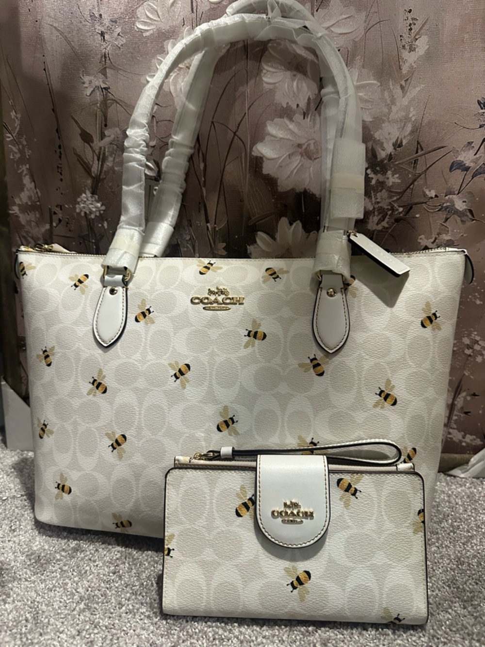 Authentic Coach White Bee Print Tote with Matching Wristlet